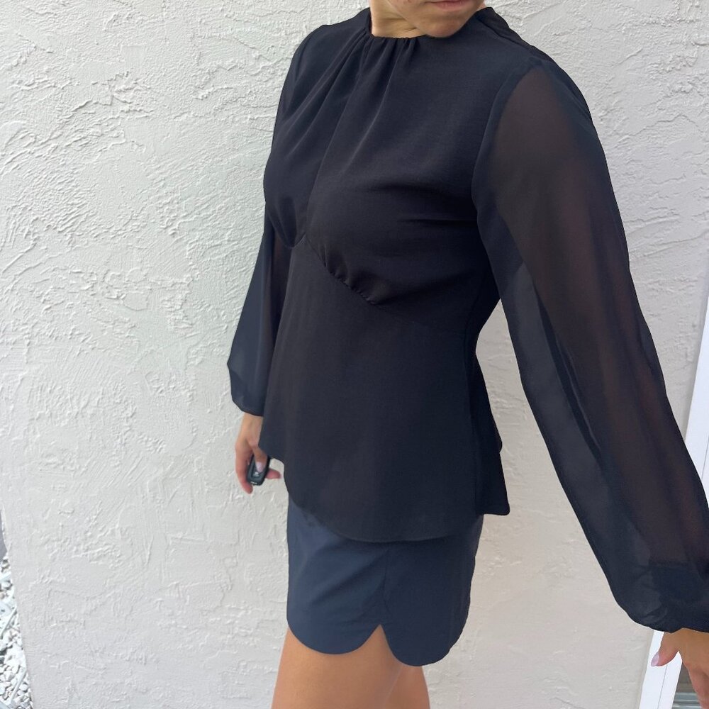 Topshop: Black blouse with Mesh sleeves